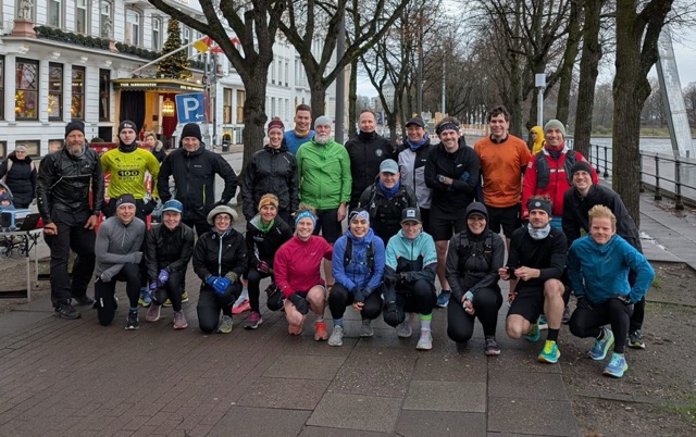 Startende beim BinnenAlsterUltra 2025